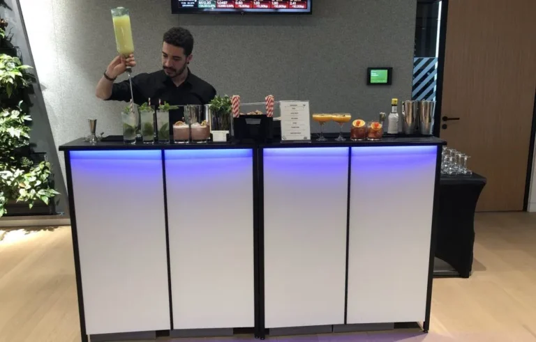 Elevate Your Event: Hire a Mobile Cocktail Bar and Portable Bar Service in London