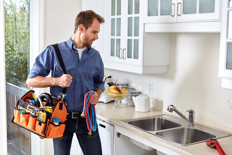 When to Call a Handyman vs. a Contractor: Knowing the Difference