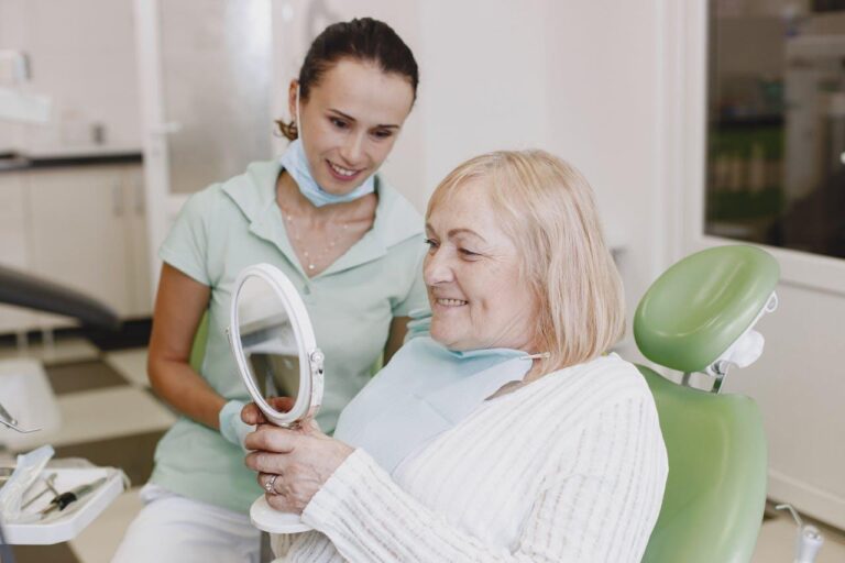 10 Tips for Maintaining Healthy Teeth and Gums in Older Age